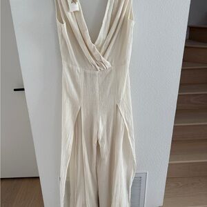 Elegant Cream Sleeveless Dress